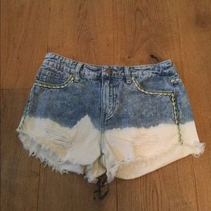 FREE PEOPLE dipped dye cutoffs 🌈🌿✨